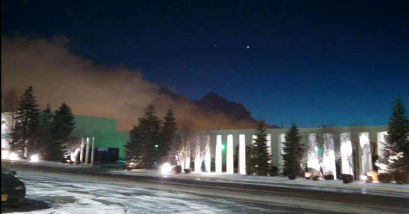 Illustration for article titled Holy mother of God, check out the giant snow wall swallowing Buffalo